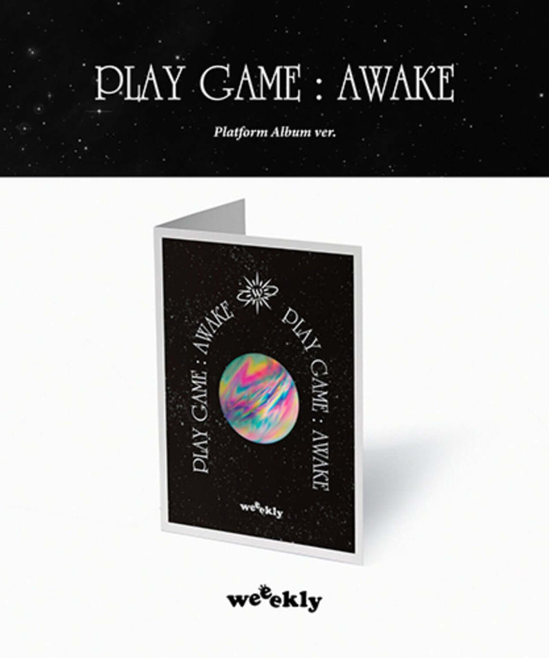 WEEEKLY - 1st Album [Play Game : AWAKE] (Platform Album ver.) - Album Kpop, visuel de pochette sur fond sombre étoilé
