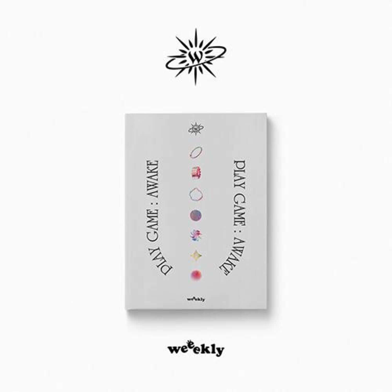 WEEEKLY - 1st Album [Play Game : AWAKE] Real Self ver. - Album Kpop, pochette grise avec logo, vue produit sur fond clair.