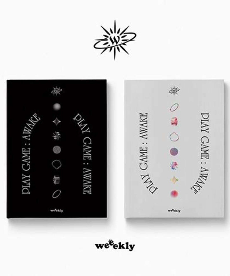 WEEEKLY - 1st Album [Play Game : AWAKE] (Set) - Album Kpop de WEEEKLY : coffret noir et blanc sur fond clair