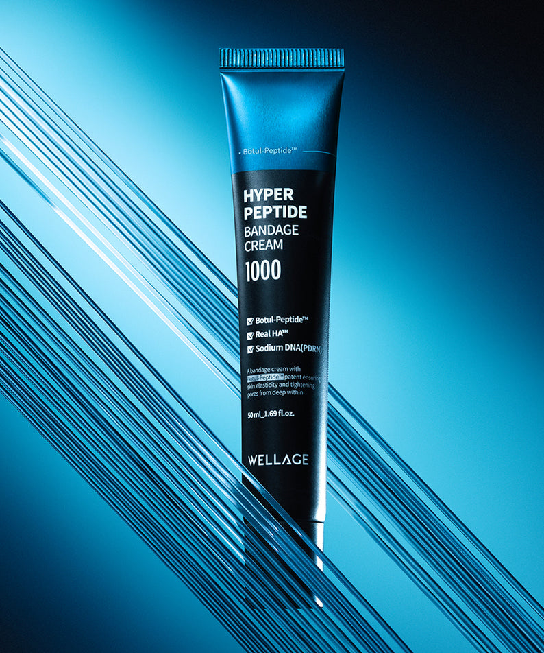 WELLAGE Hyper Peptide Bandage Cream 50ml, tube bleu sur fond dégradé avec lignes diagonales, contexte studio.