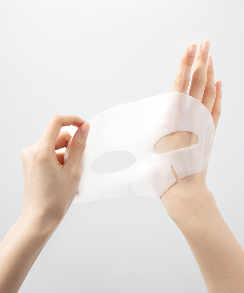 Masque feuille avec WELLAGE Real hyaluronic Glow Booster PDRN Mask 5 Sheets, offrant hydratation et éclat en profondeur.