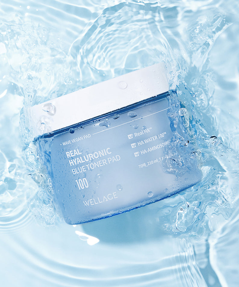 WELLAGE Real hyaluronic Blue Toner Pads 70 Sheets flottant dans l'eau, soin hydratant pour la peau.