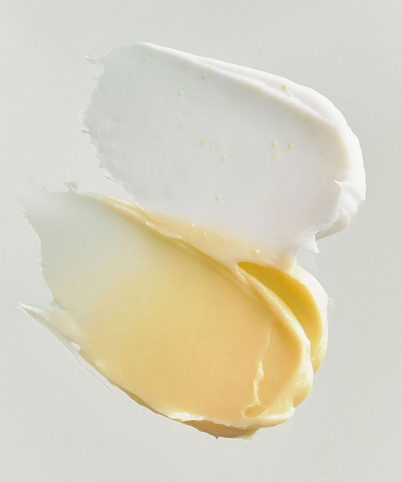 Texture onctueuse de WHIPPED Yujamong Vegan Vita Souffle Cream 50g, crème vegan hydratante.