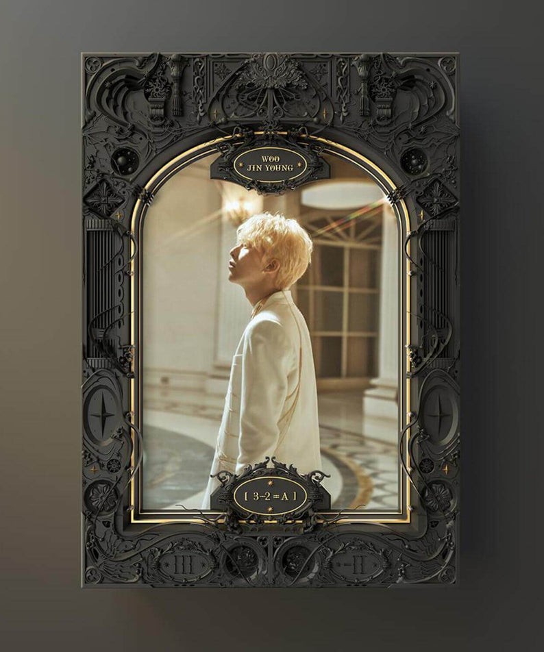 WOO JIN YOUNG - 1st Album [3-2=A] - Album Kpop : visuel du jeune artiste dans un cadre décoratif noir, album.