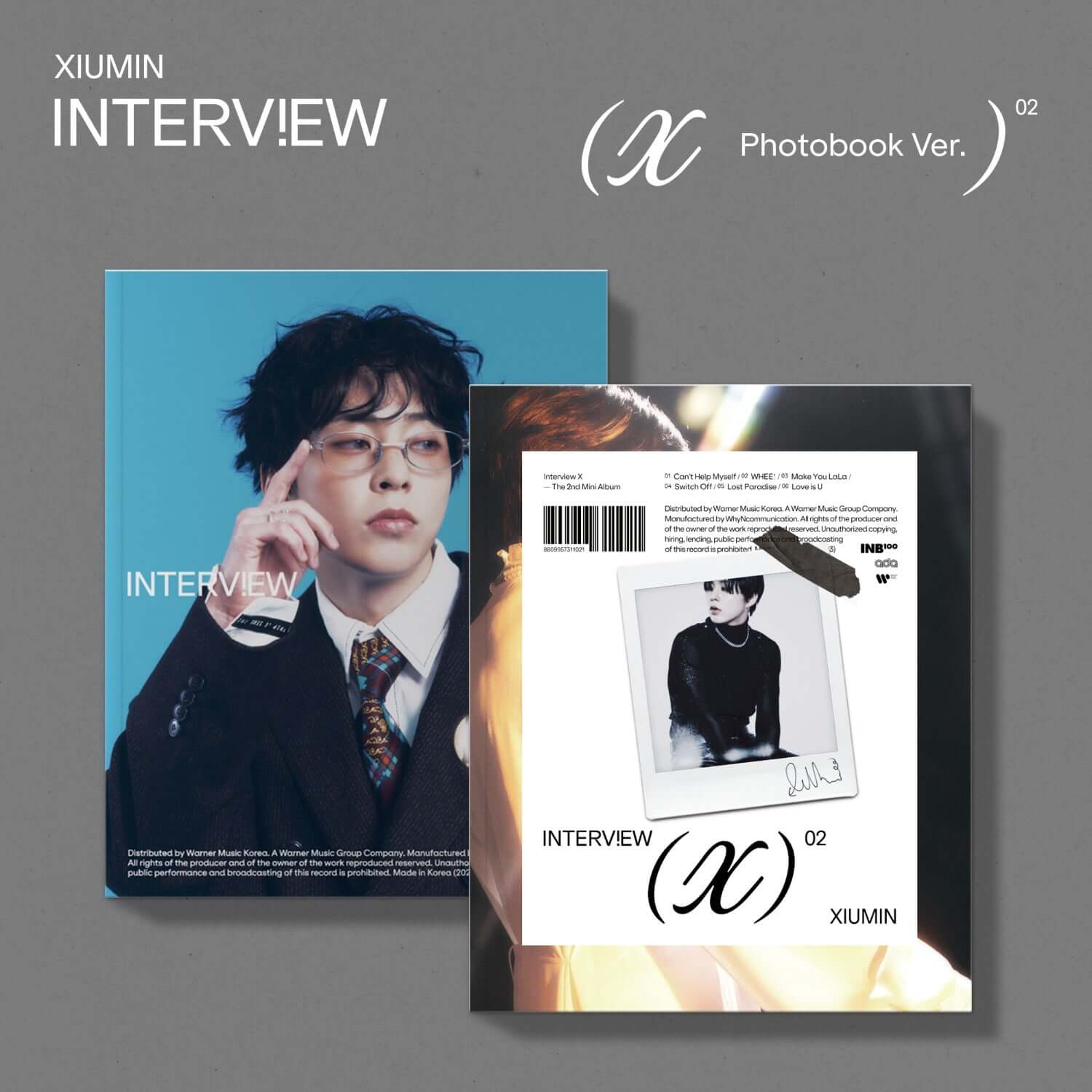 XIUMIN - Interview X [Photobook Ver.] (XIU VER., MIN VER.) (Random) - Album Kpop : photobook bleu et noir, studio, couvertures.