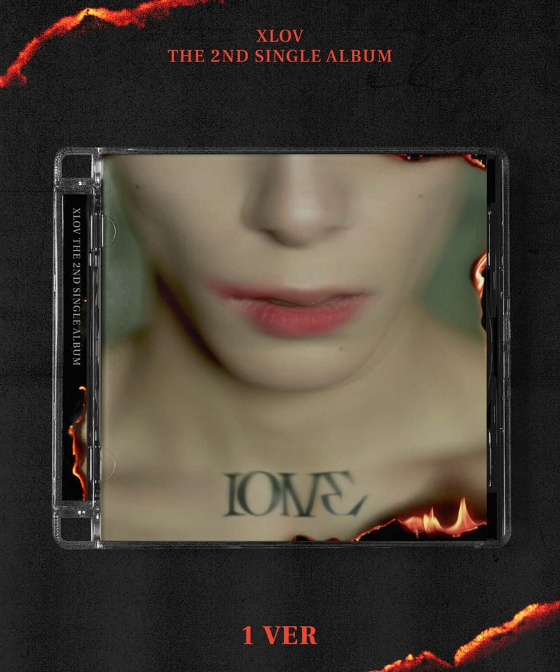 XLOV - 2nd Single [I ONE] (1(ONE) VER.) - Album Kpop : visuel du coffret avec photo du groupe, fond noir et éclats orange.