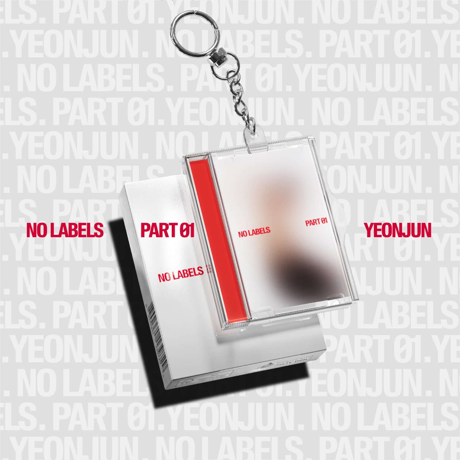 YEONJUN - 'NO LABELS: PART 01' (Photocard Case Ver.) (Random) - Album Kpop, étui photo rouge sur fond promo.