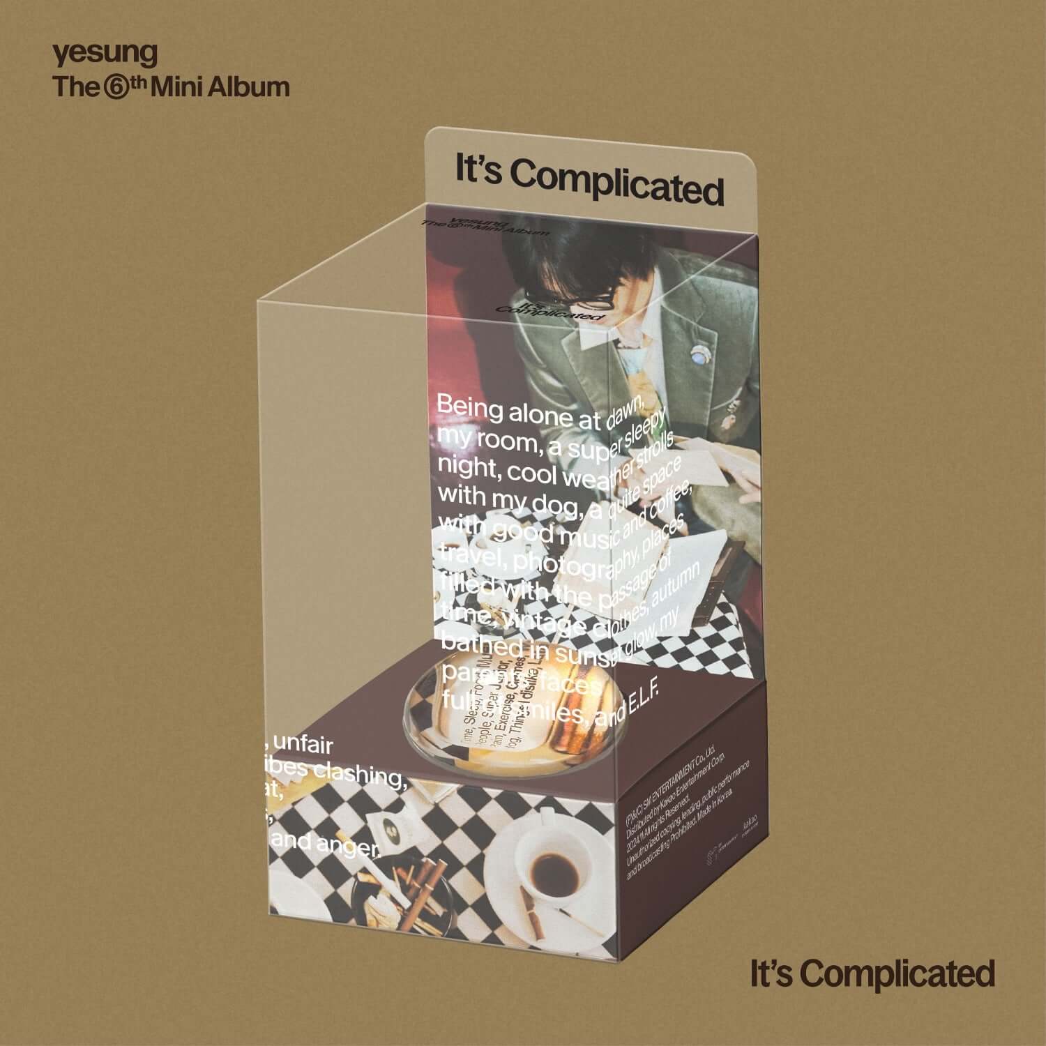 YESUNG - 6th Album [It’s Complicated] (Special Ver.)(Smart Album) - Album Kpop : boîte du visuel sur fond beige