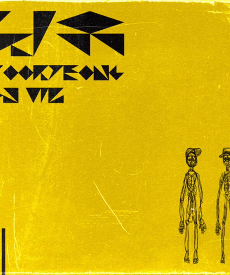 YOORYEONG - Album Kpop de la marque YOORYEONG, pochette jaune avec silhouettes stylisées, concept visuel fan