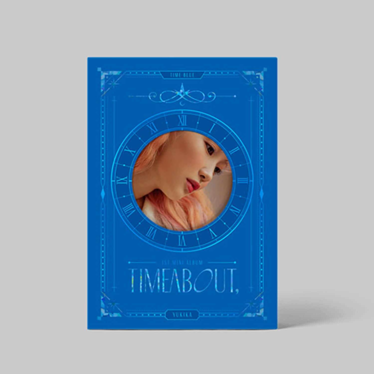YUKIKA - [timeabout] TIME BLUE ver. - Album Kpop : pochette bleue avec horloge et portrait de la chanteuse