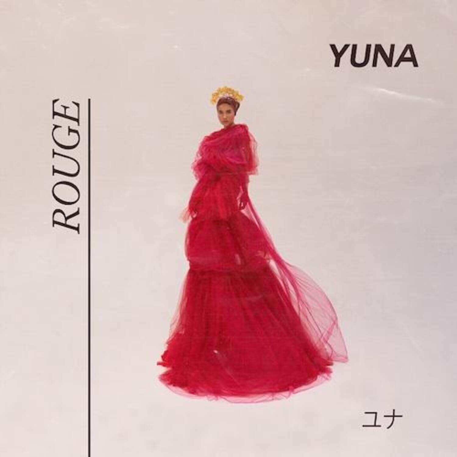 YUNA - [Rouge] - Album Kpop, visuel cover avec YUNA en robe rouge sur fond clair, concept artistique ROUGE