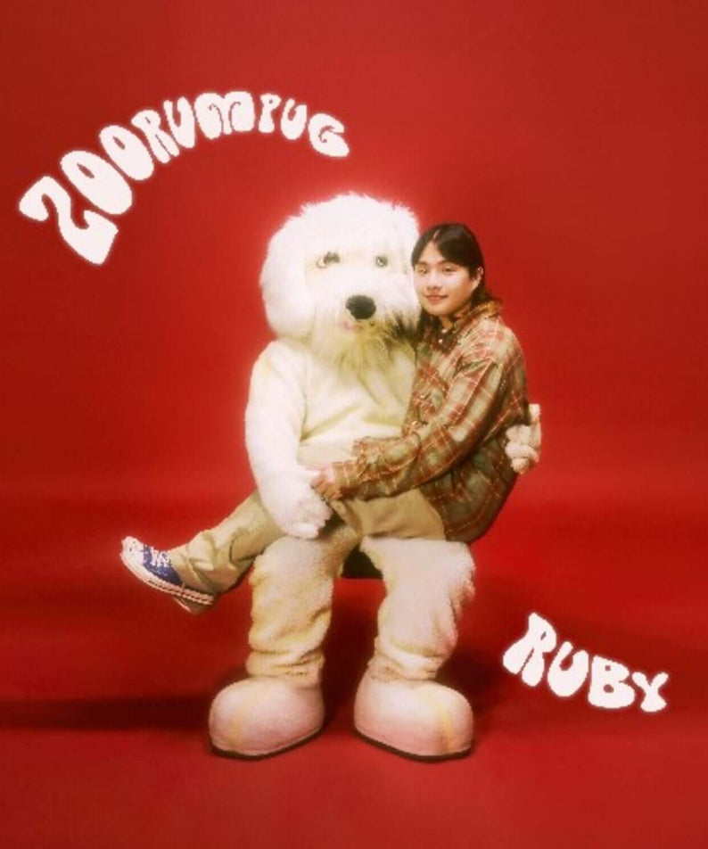ZOORUMPUG - 1st Album [RUBY] - Album Kpop, cover rouge avec duo ZOORUMPUG et ours en peluche, marque ZOORUMPUG