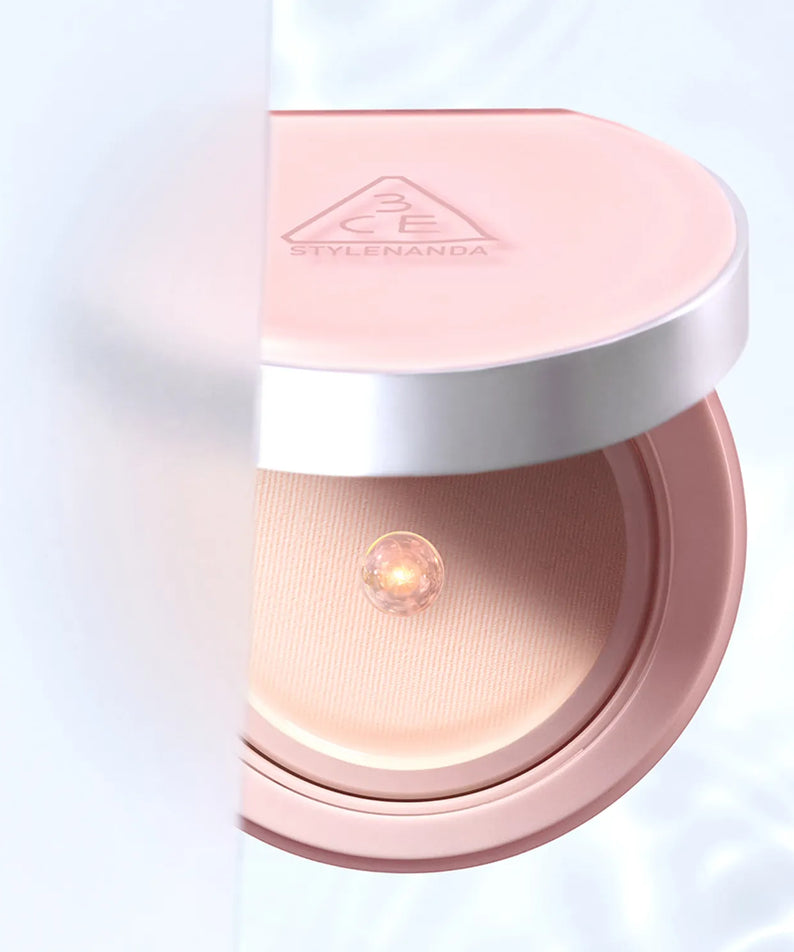 3CE  Fitting Mesh Cushion SPF40, PA+++ 11g + Refill 11g de STYLE NANDA en coussin dégradé, en gros plan.