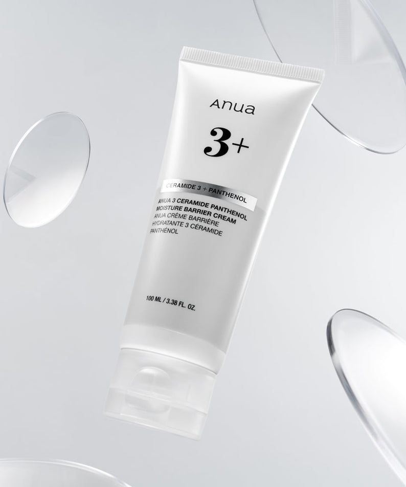Décris l'image en français en mentionnant le produit, la marque et le contexte visuel : ANUA Ceramide 3 + Panthenol Moisture Barrier Cream 100ml.