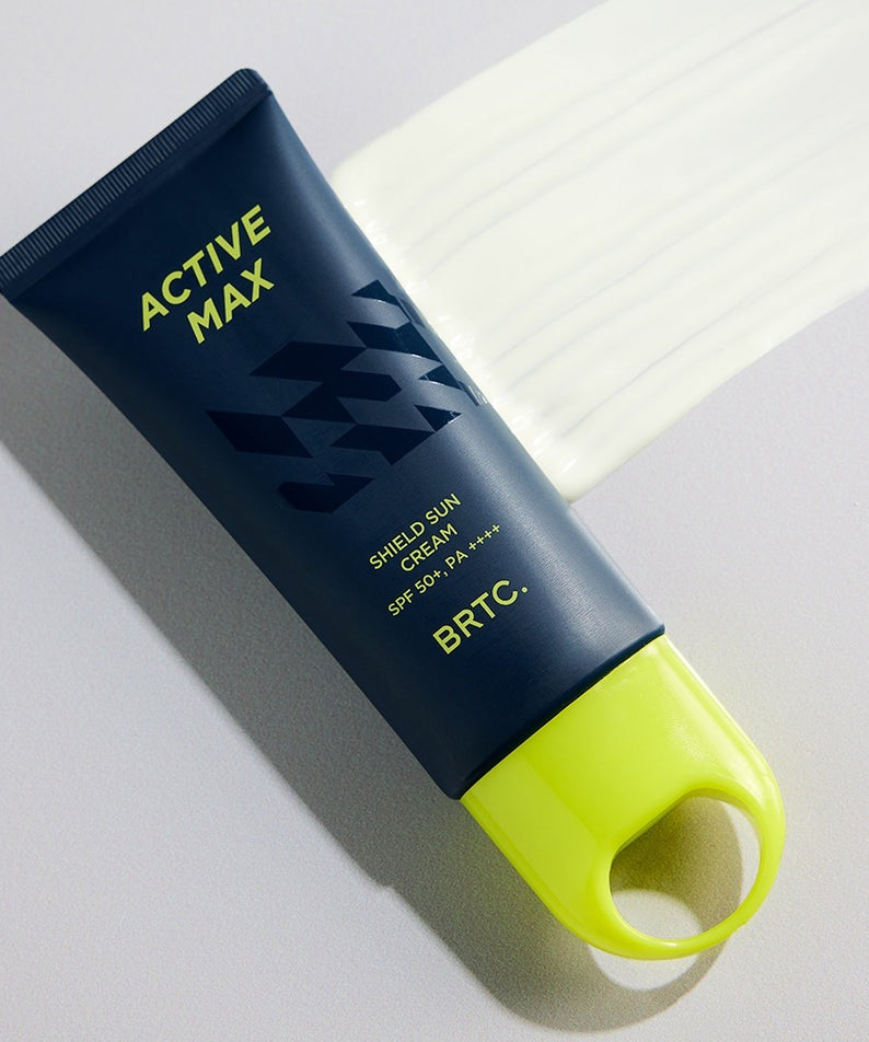 Crème solaire BRTC Homme Active Max Sheild Sunscreen 50ml avec protection SPF, tube élégant sur fond gris.