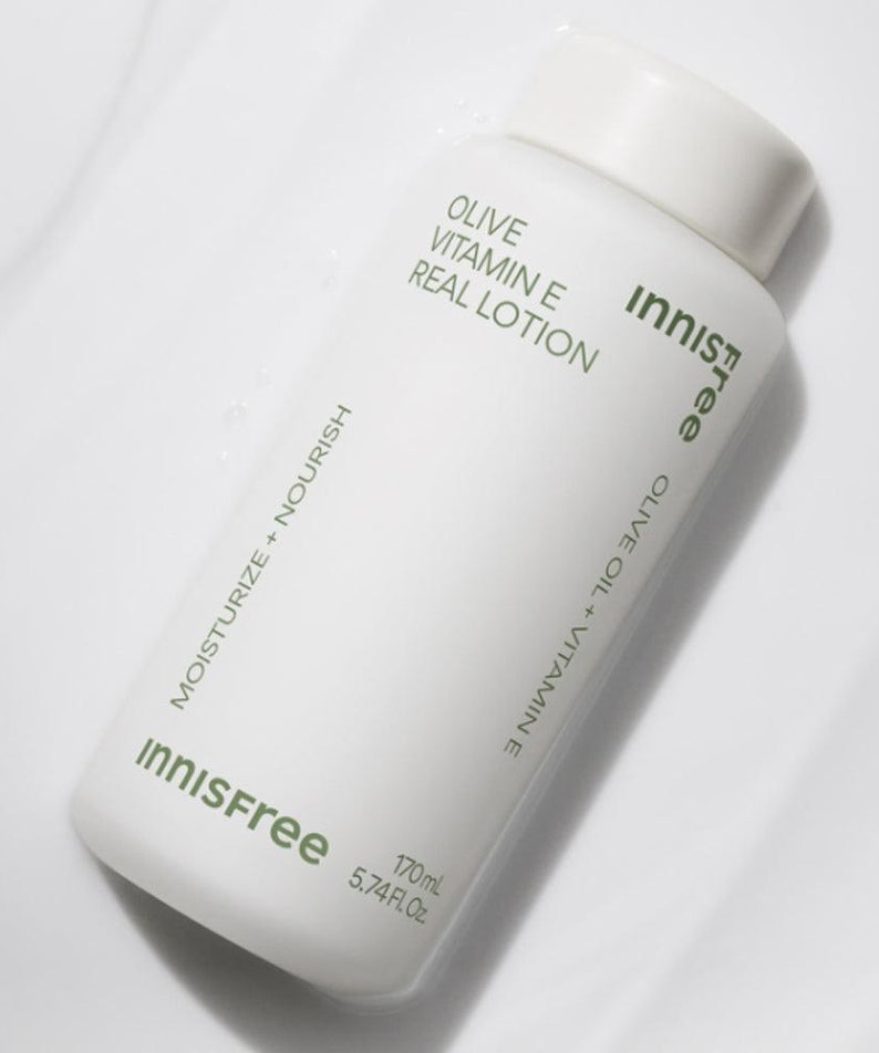 INNISFREE Olive Vitamin E Real Lotion 170ml, flacon crème vert sur fond blanc—marque Innisfree, contexte visuel produit