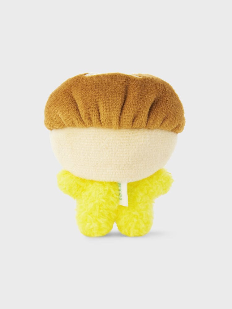 BT21 CHIMMY mini minini VEGGIE DOLL : peluche chiot Jimin BTS, sur fond clair, avec chapeau et corps jaune